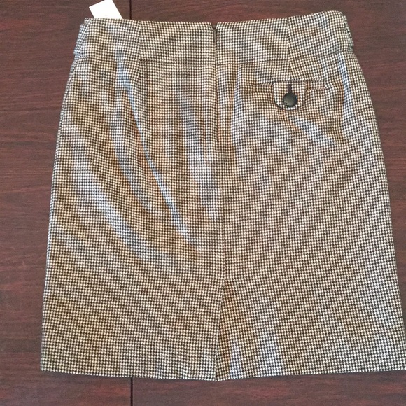 Never worn Banana Republic wool tweed mini skirt - Picture 2 of 3